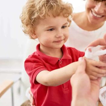 paediatric-first-aid-child-bandage-scaled